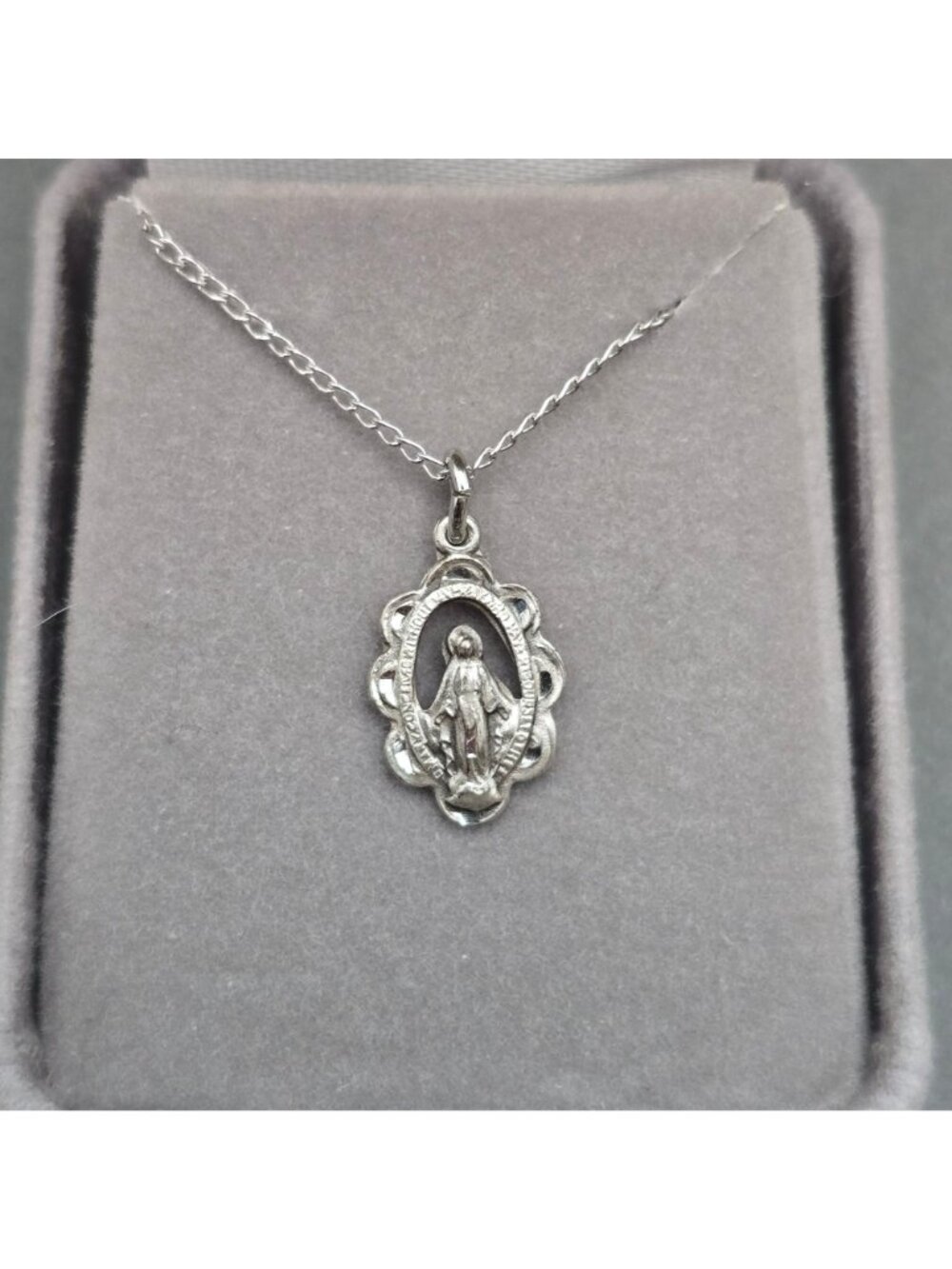 Vintage Bliss Sterling Silver Miraculous Medal Virgin Mary Pendant Necklace 18" - Picture 2 of 9
